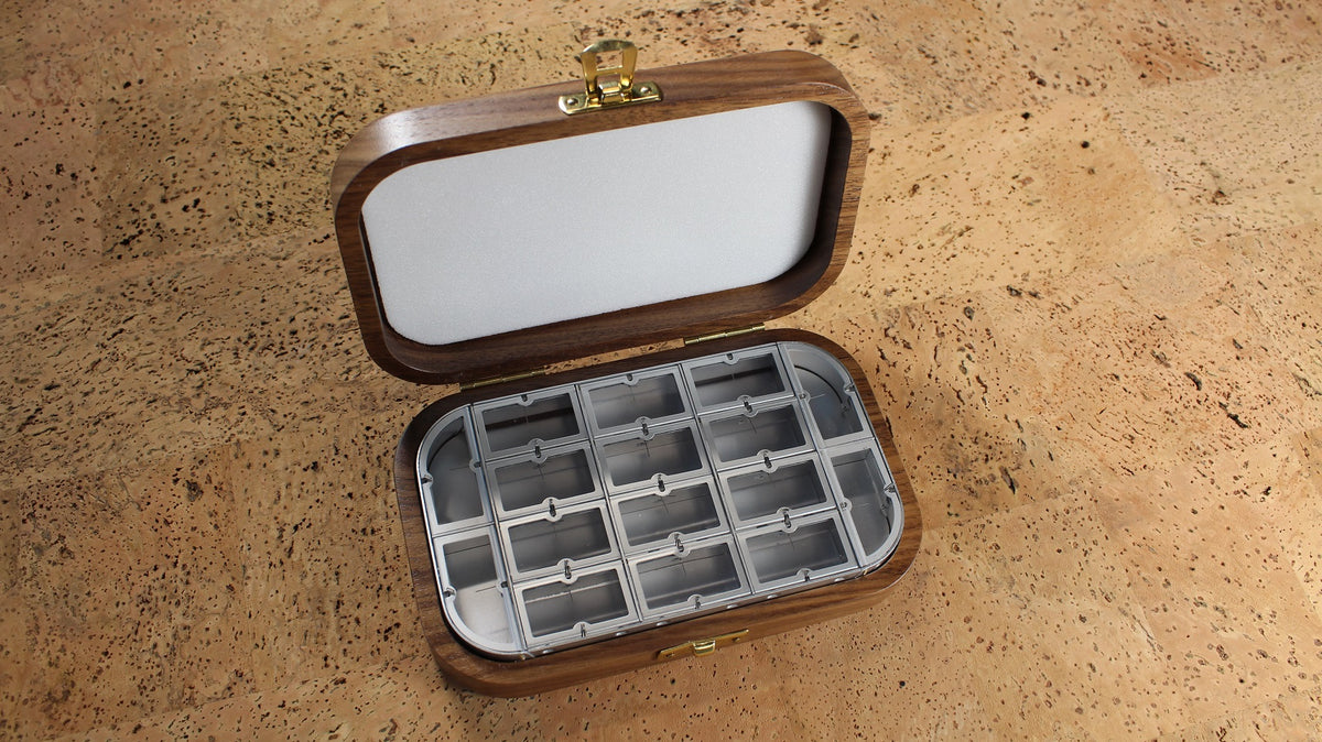 A VINTAGE RICHARD WHEATLEY SWING LEAF FLY BOX FULL OF TROUT A VINTAGE RICHARD WHEATLEY SWING LEAF FLY BOX FULL OF TROUT